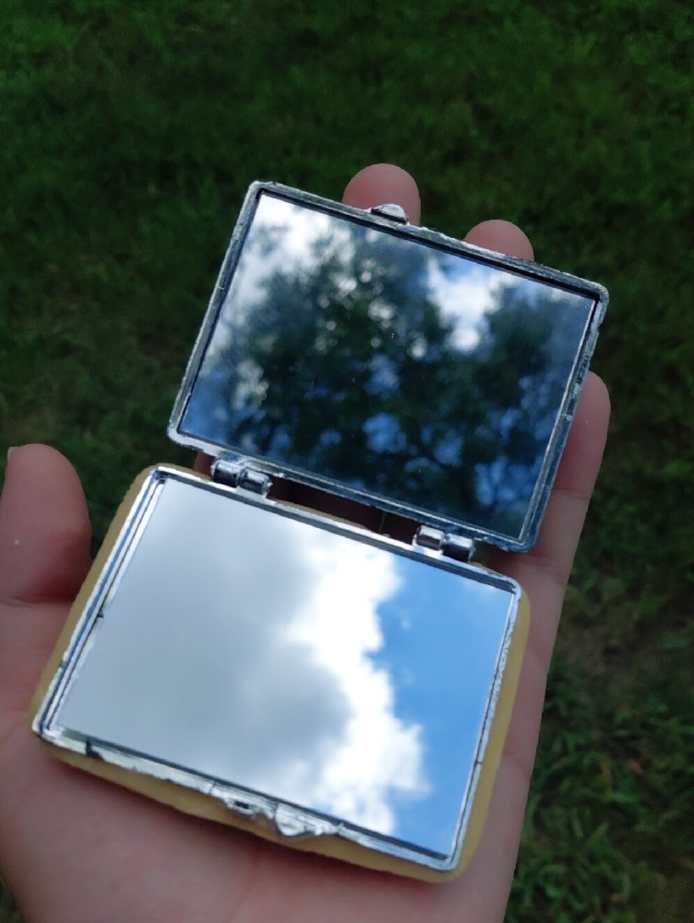 Handcrafted Chicharron Compact Mirror - Picture 3 of 6